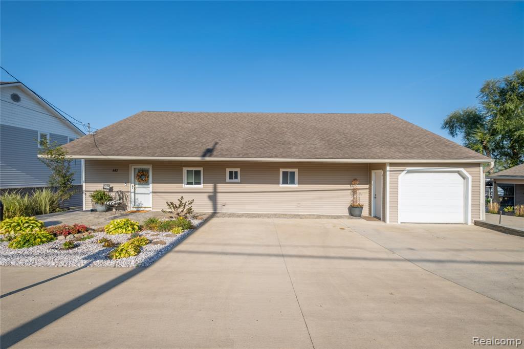 443 E Shore Drive, Whitmore Lake, MI 48189 — Photo 38