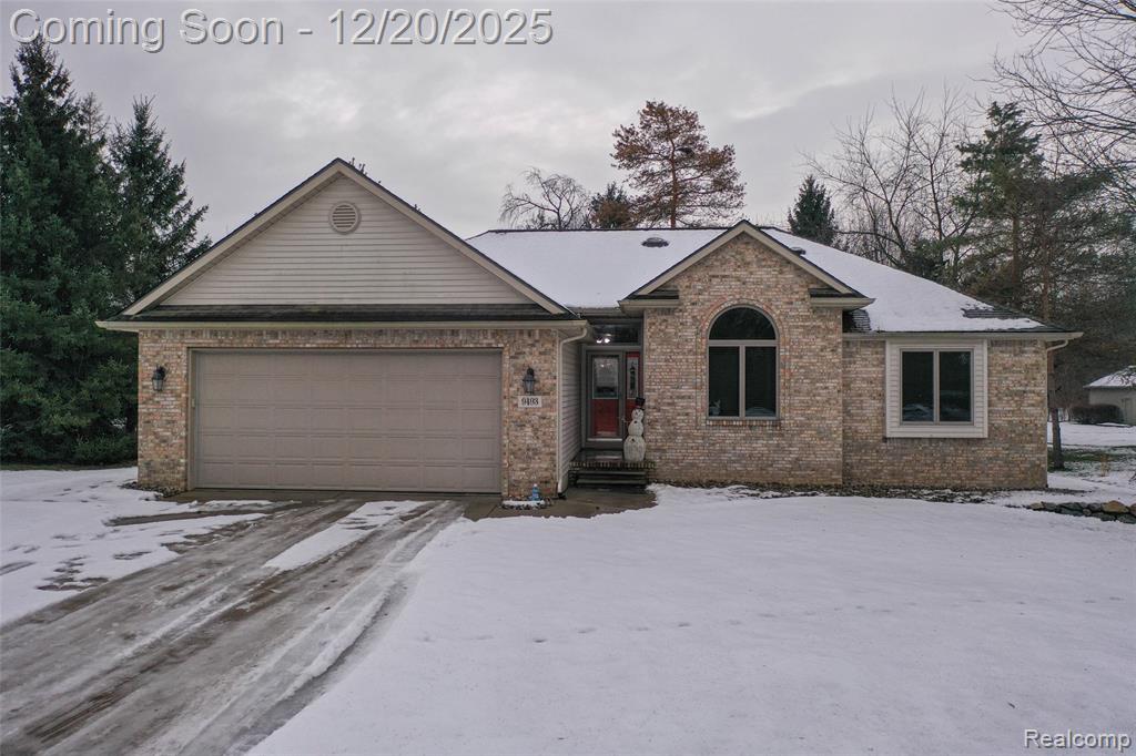 9493 Pine Needle Trail, Flushing, MI 48433 — front exterior