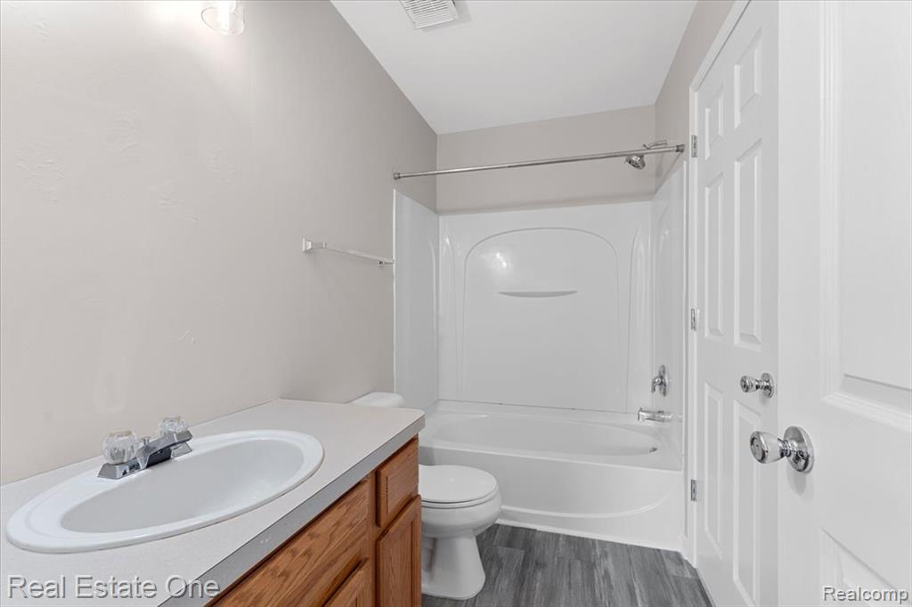 26783 Kirkway Circle, Woodhaven, MI 48183 — Photo 19