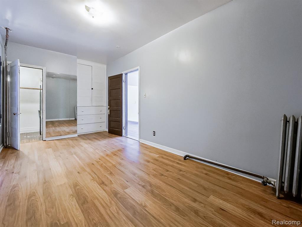 5303 IROQUOIS Street, Detroit, MI 48213 — Photo 17