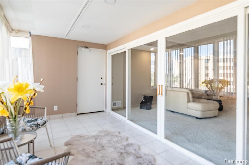 43100 12 OAKS CRESCENT Drive, 4044, Novi, MI 48377 — Photo 25