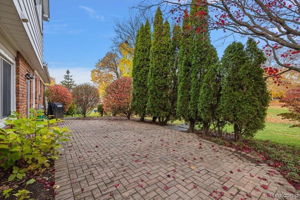 16490 OLD BEDFORD Road, Northville, MI 48168 — Photo 40