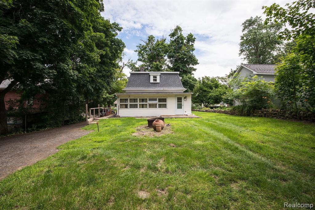 610 S CLINTON Street, Stockbridge, MI 49285 — Photo 25
