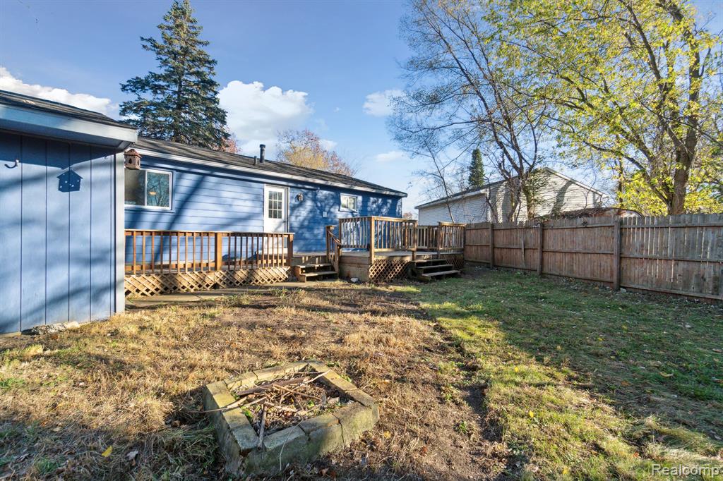 324 EAST Street, Holly, MI 48442 — Photo 31