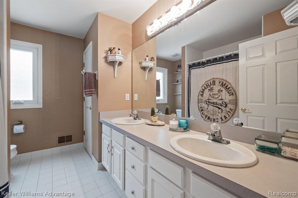 54449 Royal Troon Drive, South Lyon, MI 48178 — Photo 31