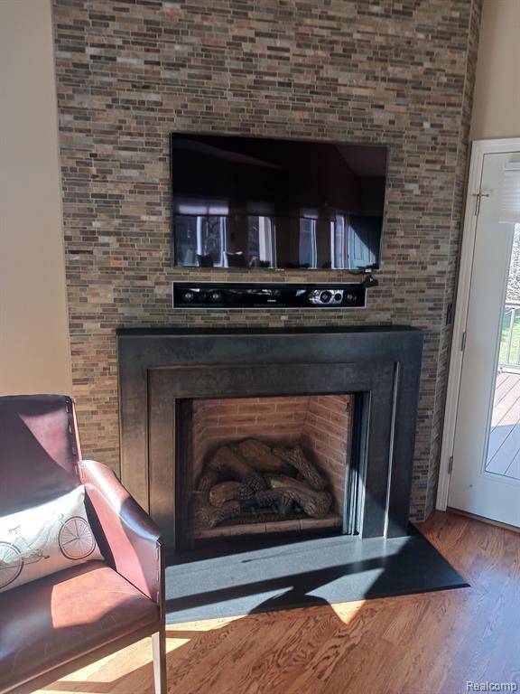644 MILL POINTE Drive, Milford, MI 48381 — Photo 3