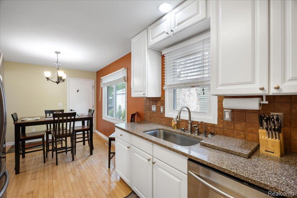 8790 Oakside Avenue, Commerce Twp, MI 48382 — Photo 12