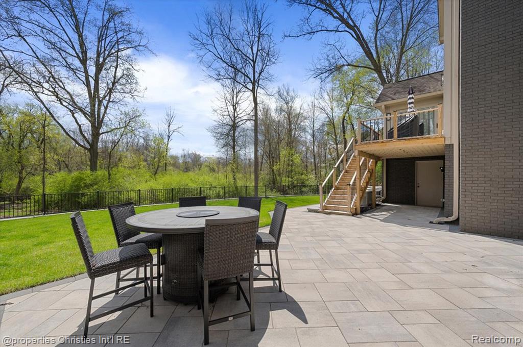 1071 Woodbridge Lane, Rochester, MI 48306 — Photo 60
