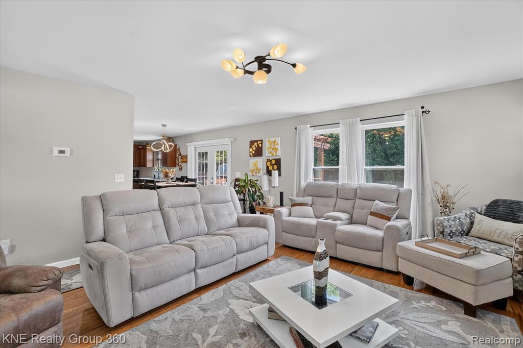 7067 Glenmeadow Court, Grand Blanc, MI 48439 — Photo 14