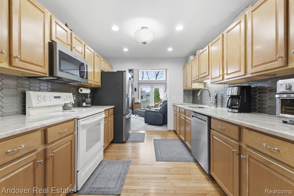 23714 N Park Drive, New Boston, MI 48164 — Photo 6