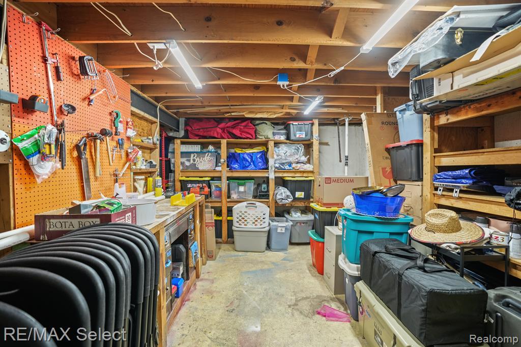 7028 RIEGLER Street, Grand Blanc, MI 48439 — Photo 24