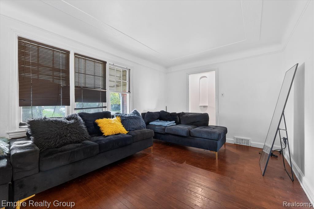 19345 Omira Street, Highland Park, MI 48203 — Photo 9