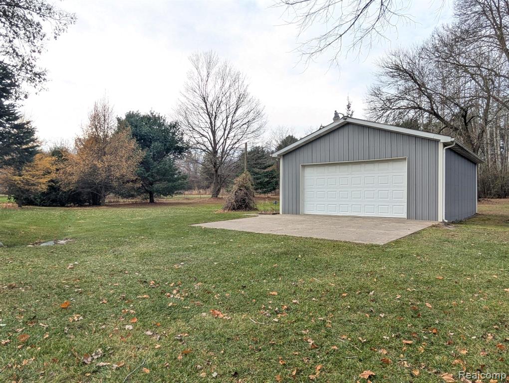 6185 N Vassar Road, Flint, MI 48506 — Photo 27