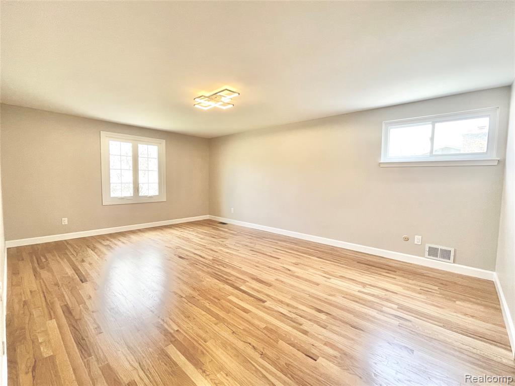 600 SEDGEFIELD Drive, Bloomfield Hills, MI 48304 — Photo 16