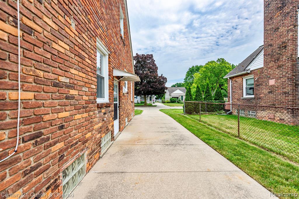 609 N BLAIR Avenue, Royal Oak, MI 48067 — Photo 26
