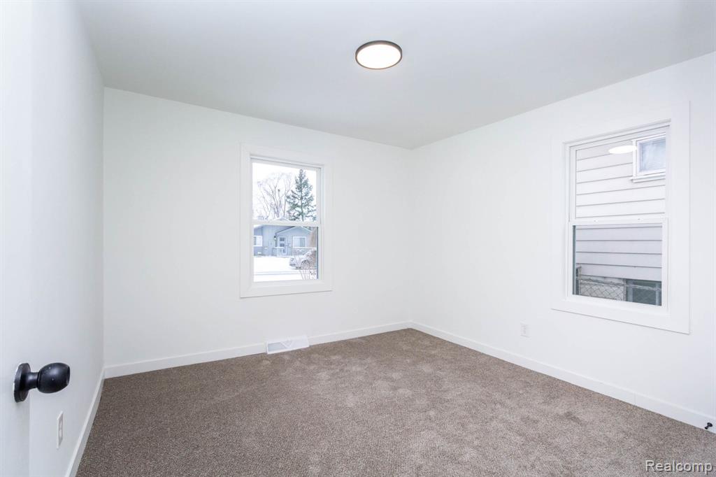 23824 Tuscany Avenue, Eastpointe, MI 48021 — Photo 10
