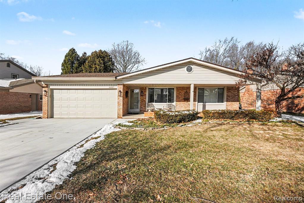 6605 Emerald Lake Drive, Troy, MI 48085 — front exterior