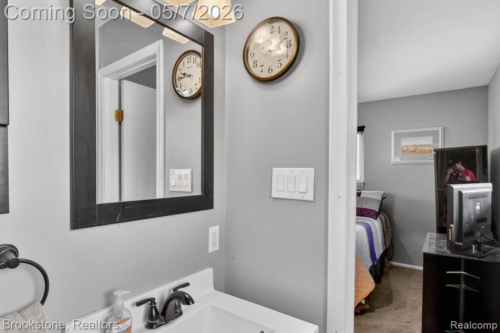 2732 Lacota Road, Waterford, MI 48328 — Photo 22