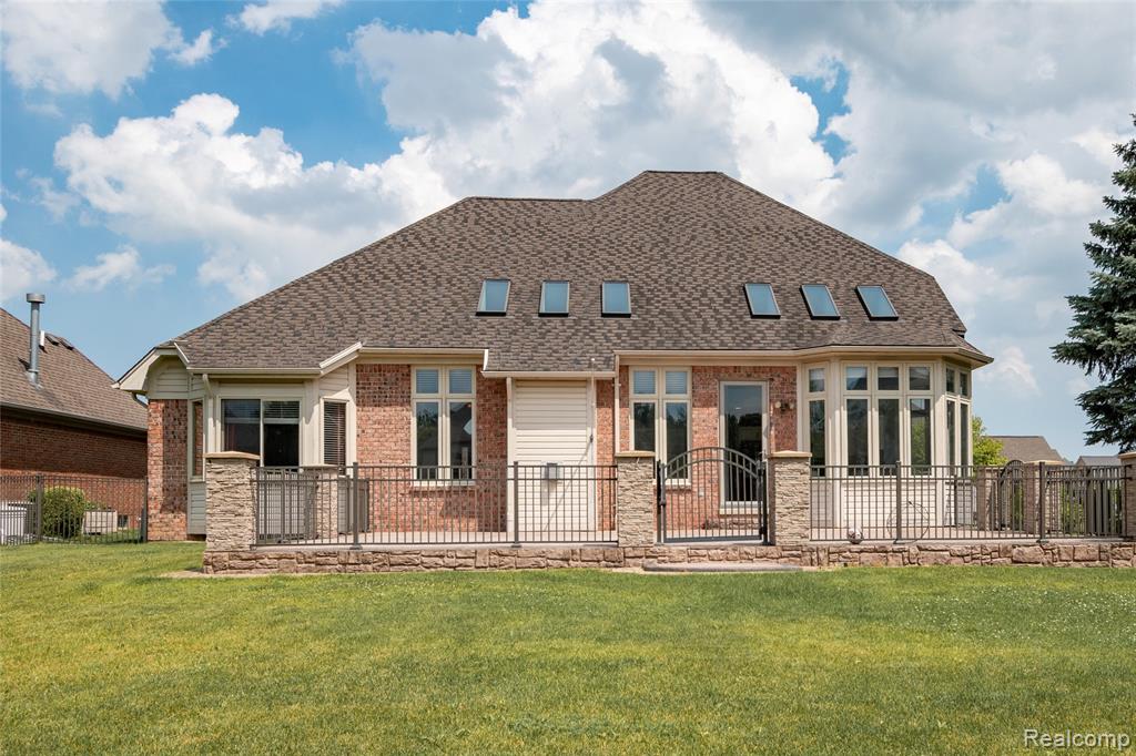 46431 Mariner Drive, Macomb, MI 48044 — Photo 5