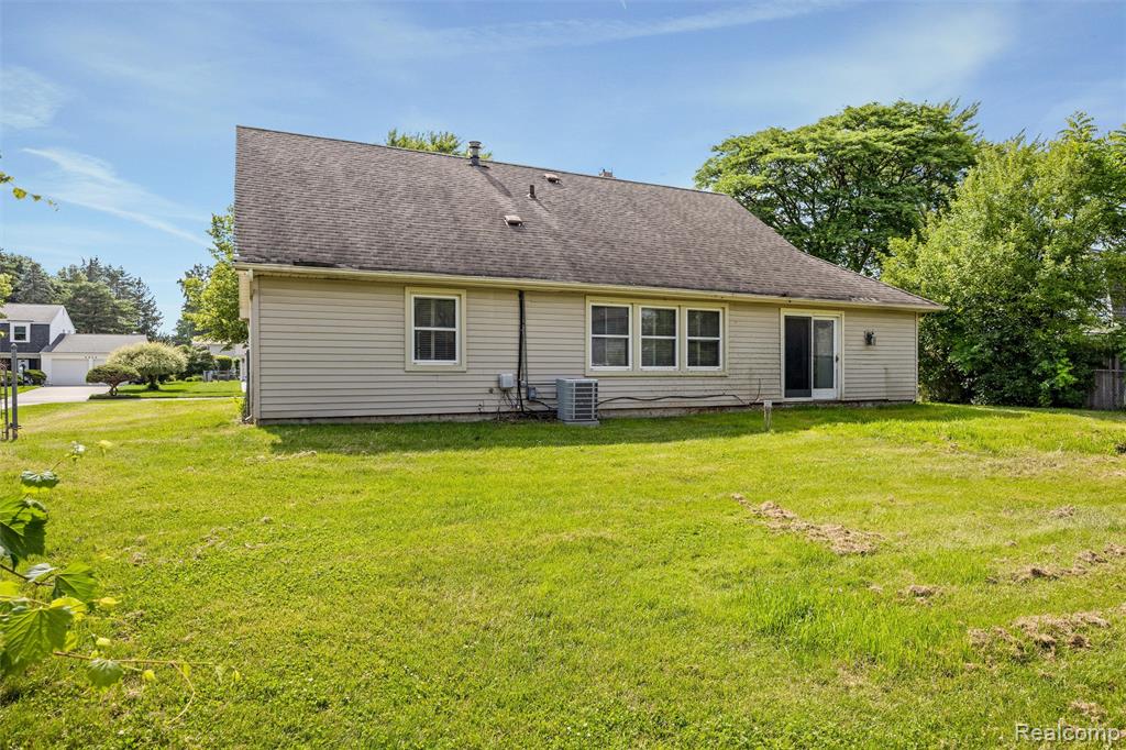 4942 Butler Drive, Troy, MI 48085 — Photo 32