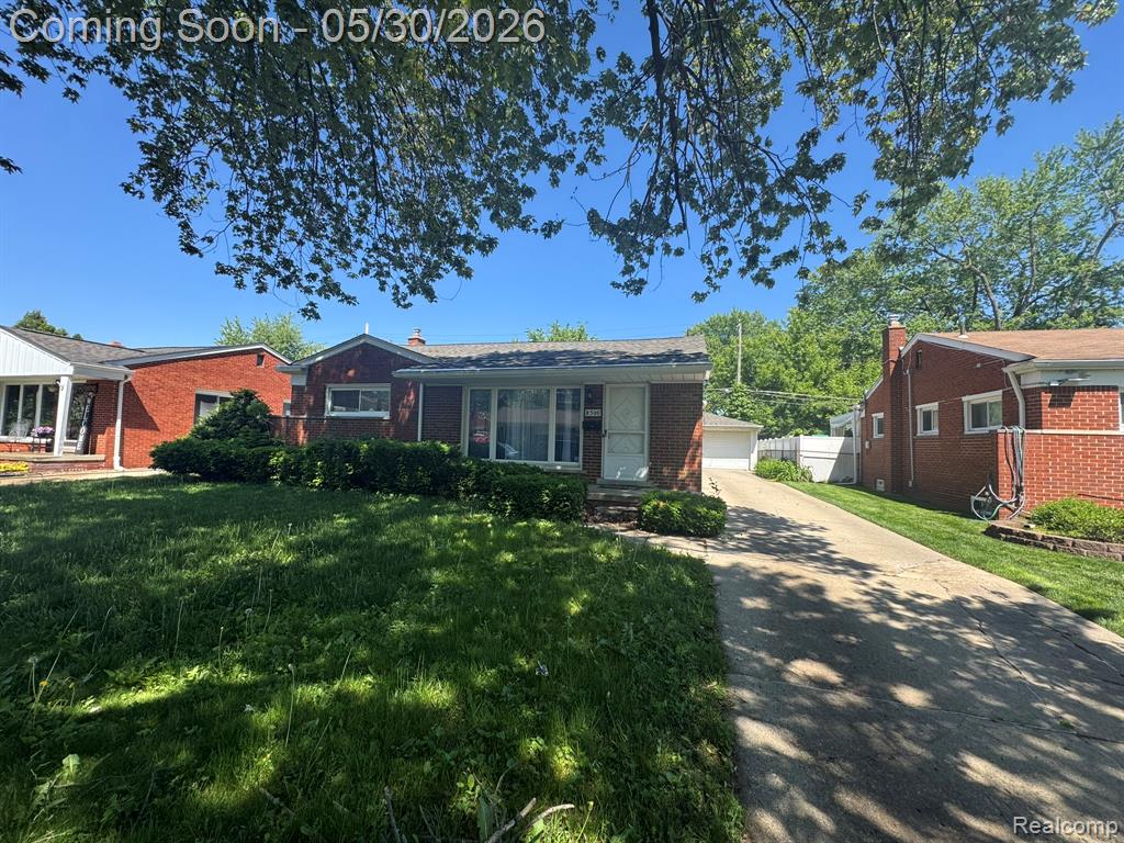 8300 LOCHDALE Street, Dearborn Heights, MI 48127 — front exterior