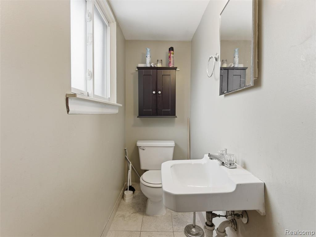 8207 Dartmouth Avenue, Warren, MI 48093 — Photo 15