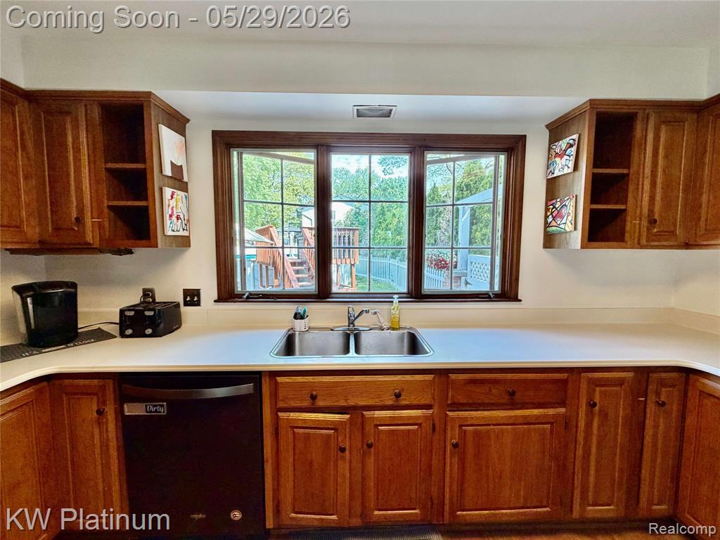 2425 Woodstock Drive, Port Huron, MI 48060 — Photo 17
