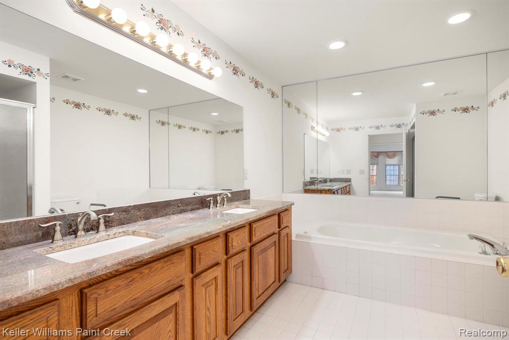 54710 Bellingham Drive, Utica, MI 48316 — Photo 28