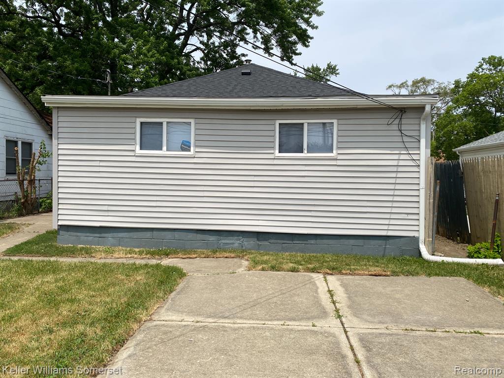 8662 PAIGE Avenue, Warren, MI 48089 — Photo 24