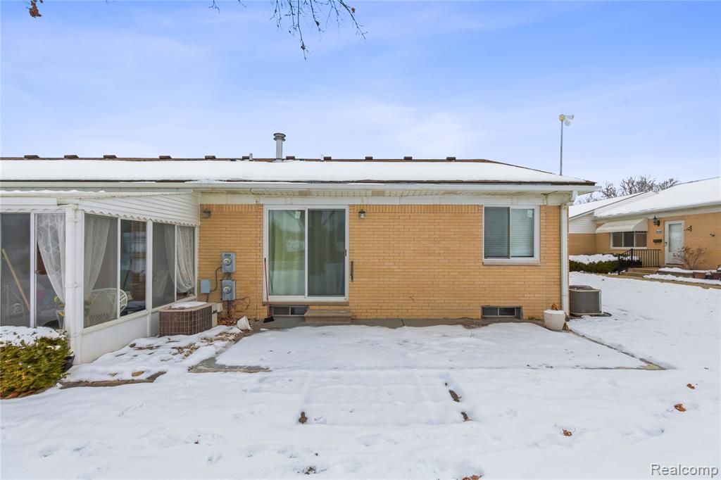 49990 Helfer Blvd, Wixom, MI 48393 — Photo 24