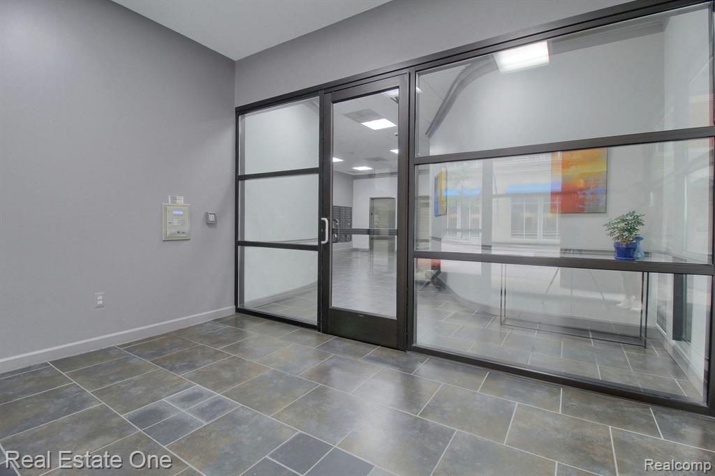 111 N ASHLEY Street, 403, Ann Arbor, MI 48104 — Photo 3