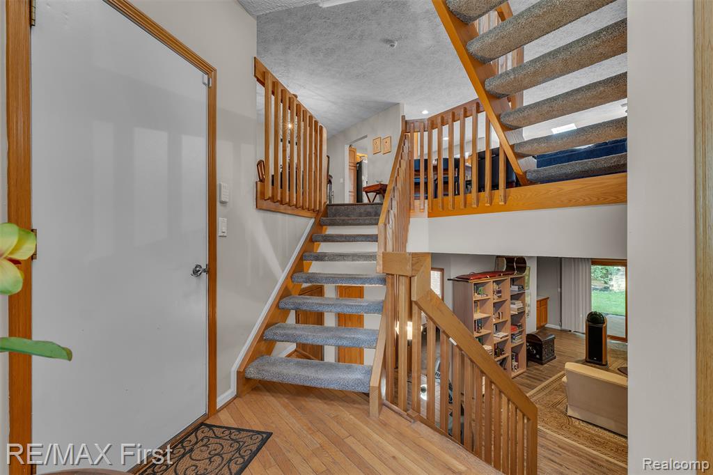 6547 Scenic Pines Court, Clarkston, MI — Photo 4