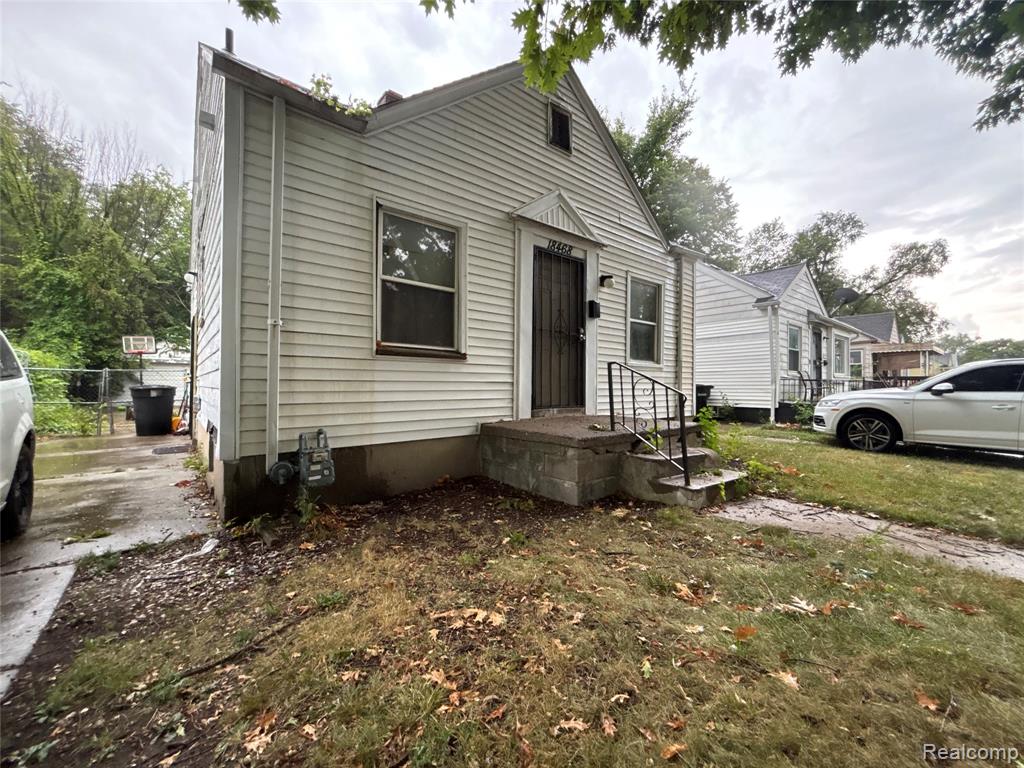 18468 Winthrop Street, Detroit, MI 48235