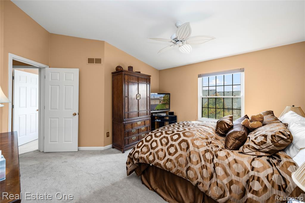 38494 Windsor, 54, Farmington Hills, MI 48331 — Photo 15