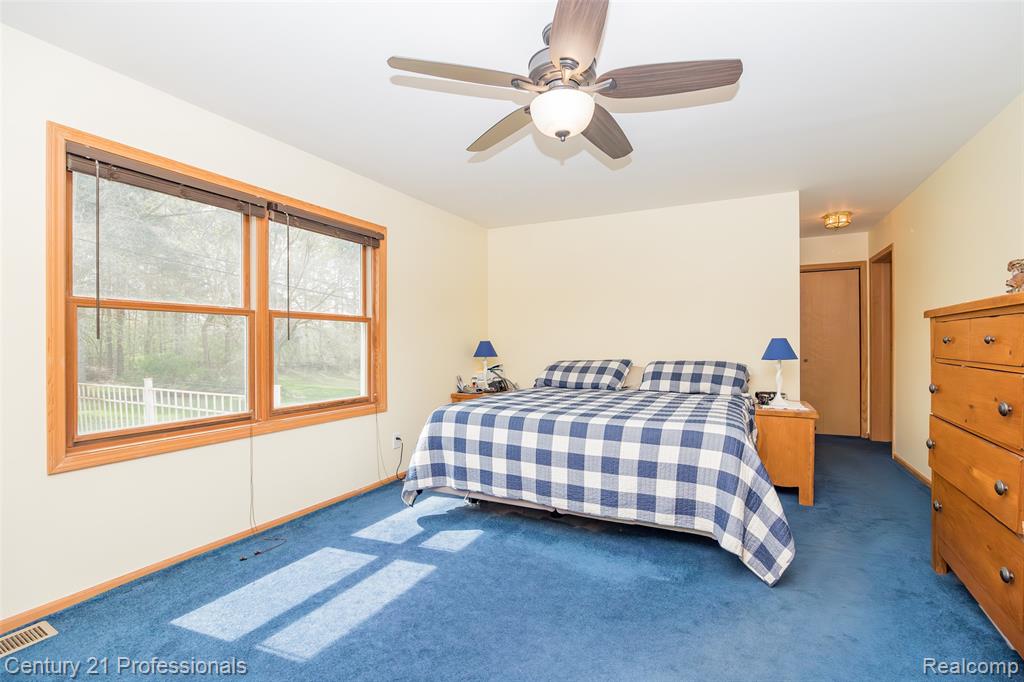 6591 Windiate Road, Waterford, MI 48329 — Photo 20