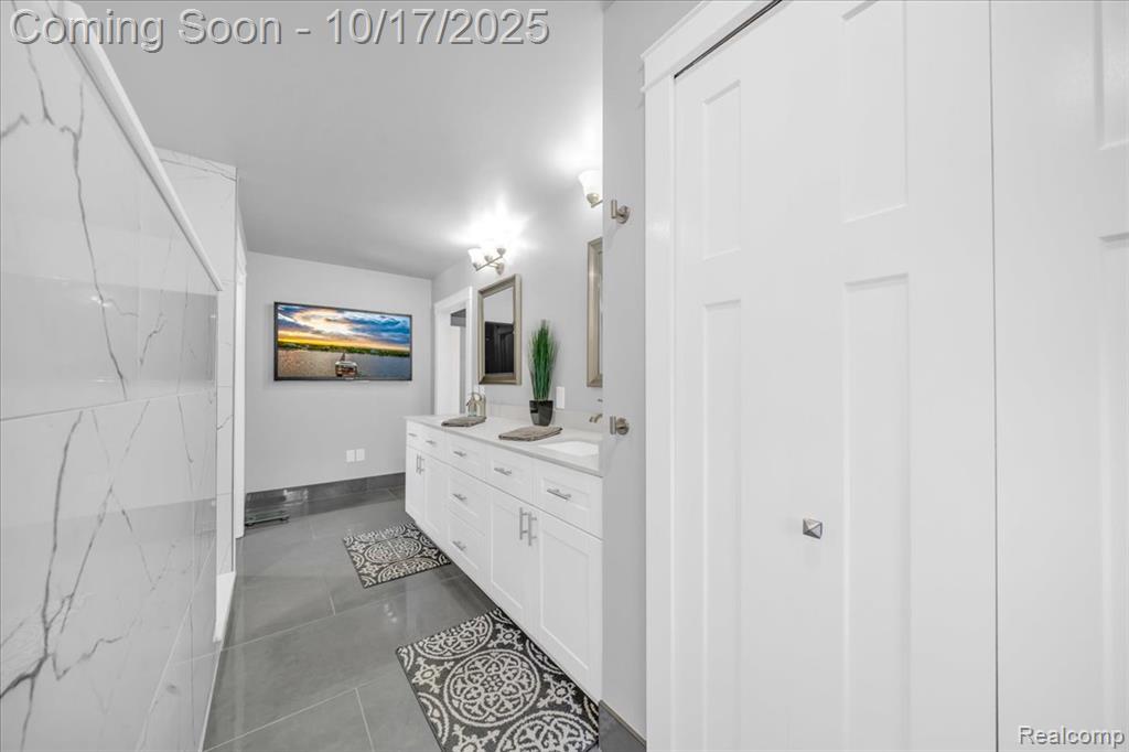 818 Longfellow Avenue, Royal Oak, MI 48067 — Photo 35