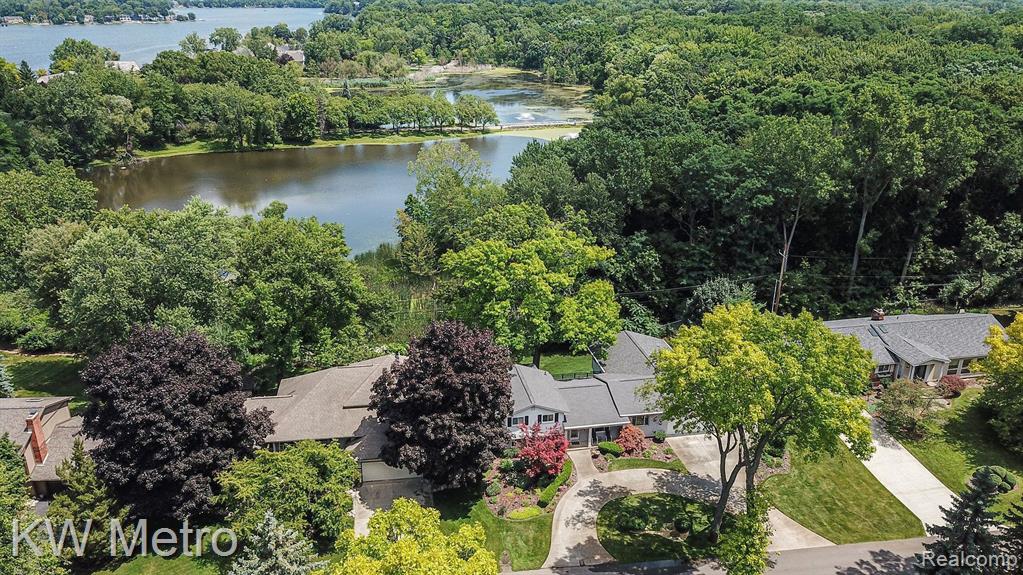 4491 DECKERLAND Street, West Bloomfield, MI 48323 — Photo 30