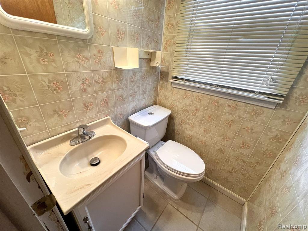 5163 N Linden Road, Flint, MI 48504 — Photo 10