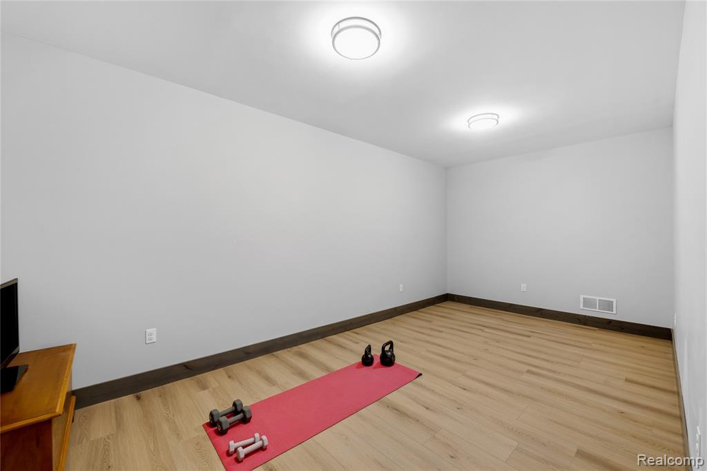 1920 Woodcreek Drive, Brighton, MI 48114 — Photo 33