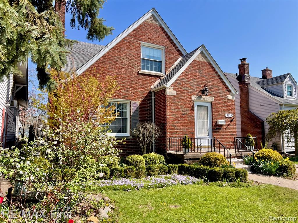 1618 Anita Avenue, Grosse Pointe Woods, MI 48236 — Photo 27