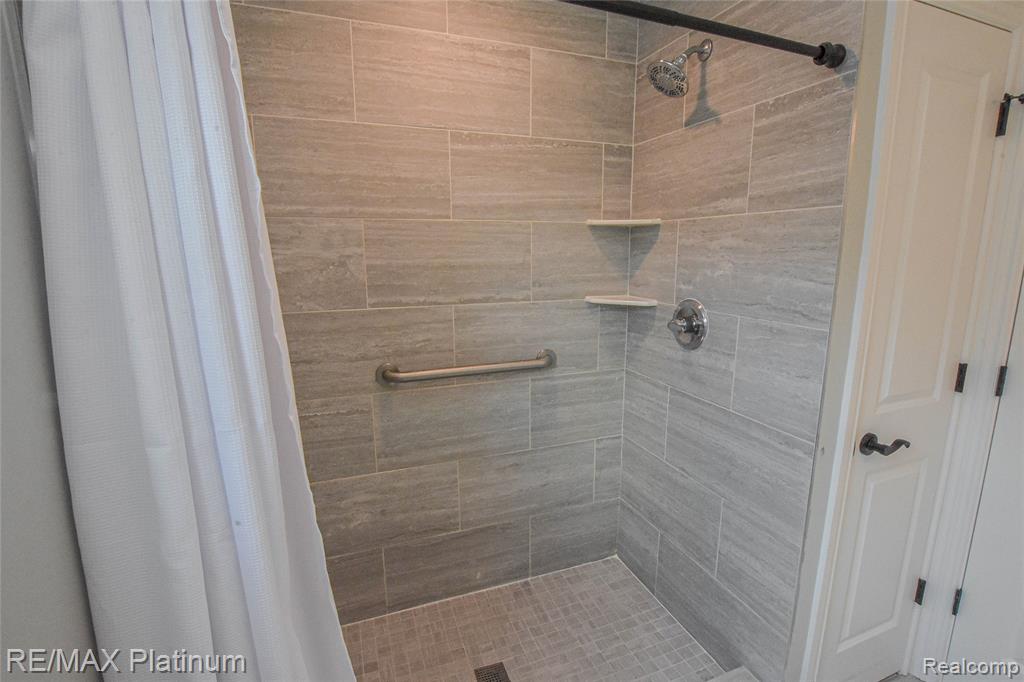 1174 Prudence Drive, Waterford, MI 48327 — Photo 25
