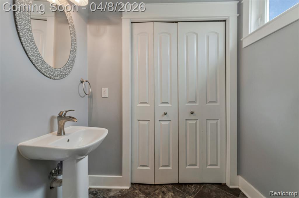 1225 E King Street, Corunna, MI 48817 — Photo 23