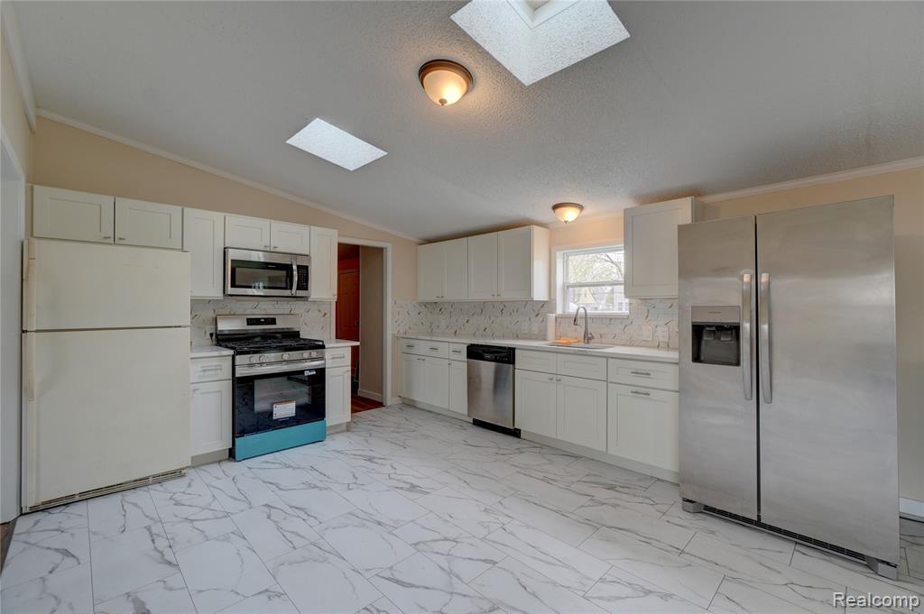 5112 Princess Street, Dearborn Heights, MI 48125 — Photo 13
