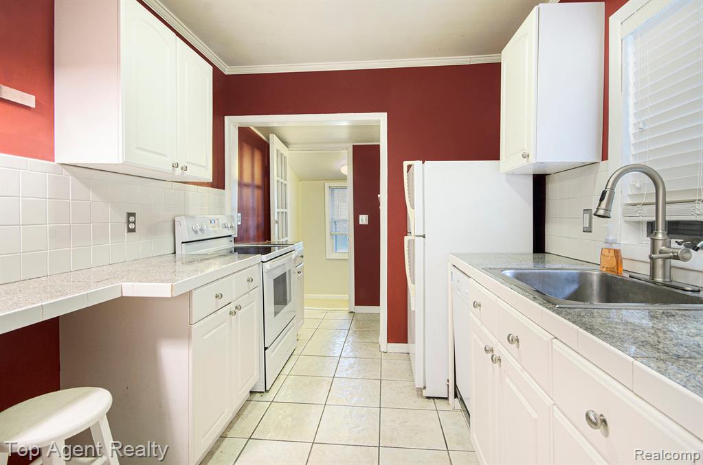 525 Marlin Avenue, Royal Oak, MI 48067 — Photo 9