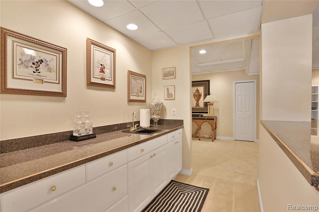 5826 Murfield Drive, Rochester, MI 48306 — Photo 61
