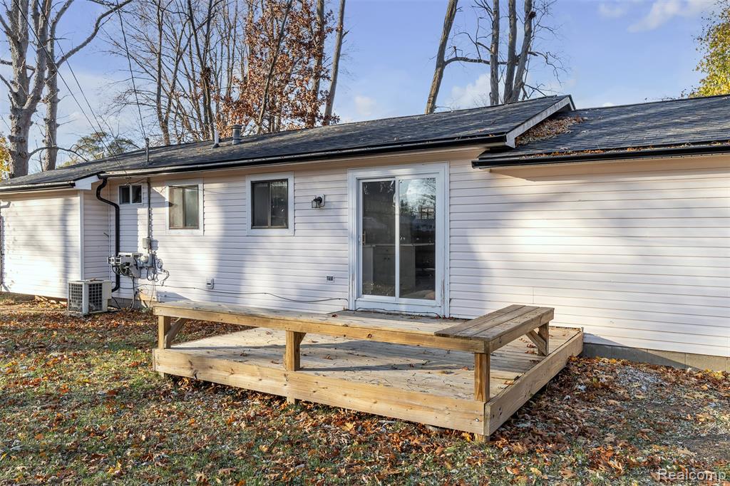9063 Ashdown Avenue, White Lake, MI — Photo 38