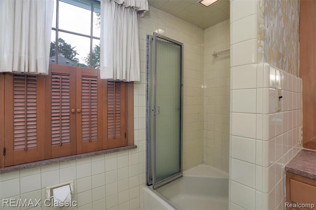 830 JONATHAN Lane, Bloomfield Hills, MI 48302 — Photo 27