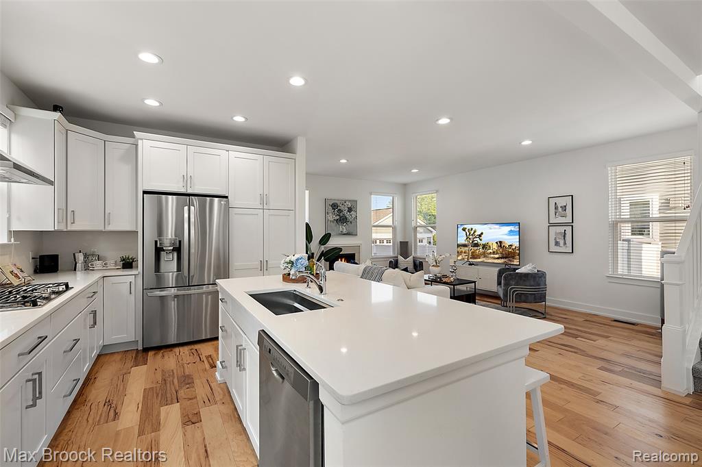4260 Kent Road, Royal Oak, MI 48073 — Photo 9