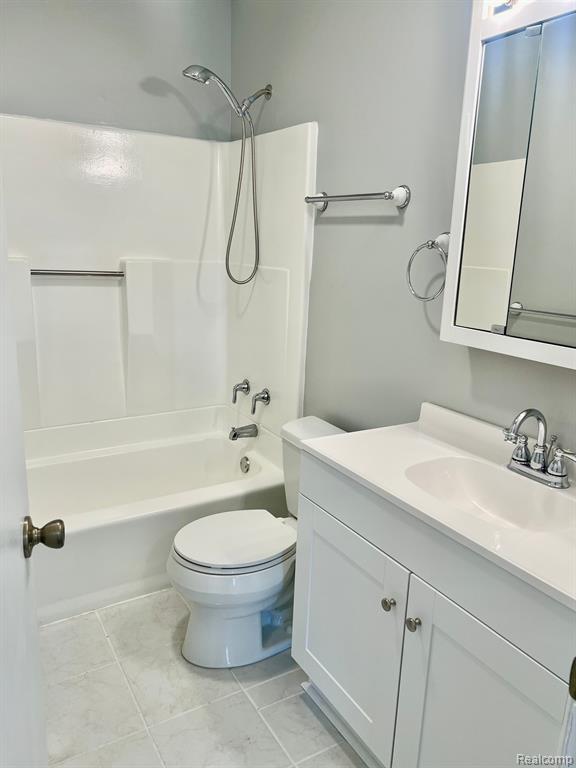 957 E MEYERS Avenue, Hazel Park, MI 48030 — Photo 8