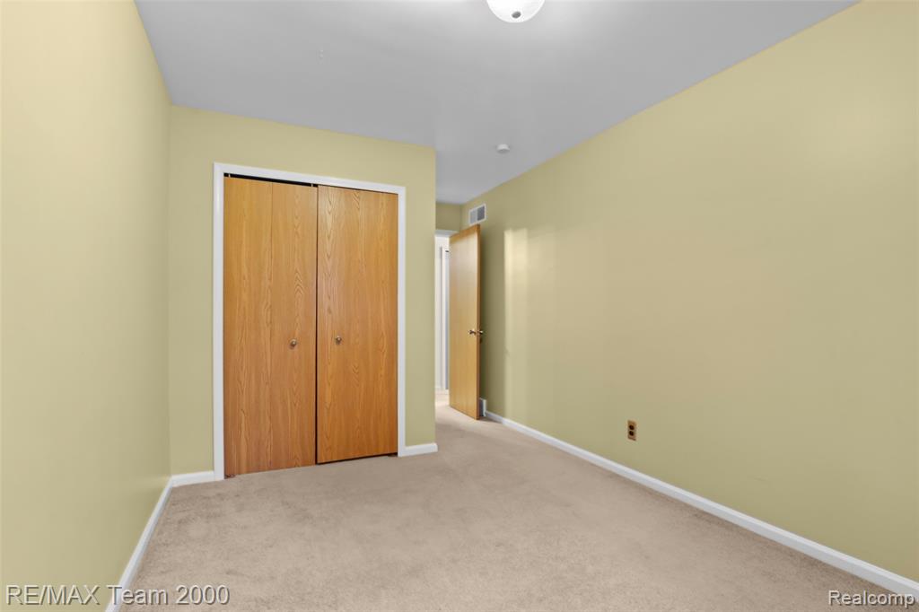 25134 Ann Arbor Trail, Dearborn Heights, MI 48127 — Photo 20